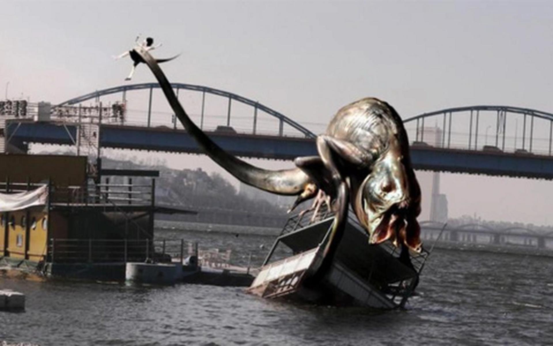 Cuộc chiến chống lại quái vật biến dị để bảo vệ người thân giữa sự thờ ơ của hệ thống.