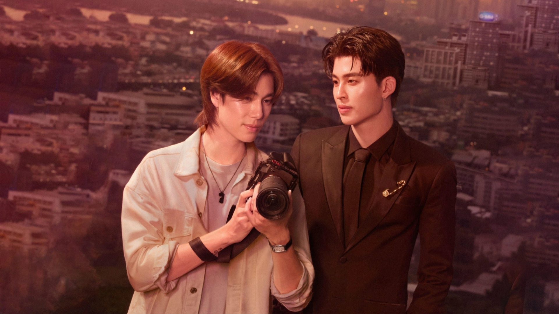 Một câu chuyện boylove nhẹ nhàng, nơi tình yêu bắt đầu từ việc học cách sống chậm lại và nhìn rõ thế giới thật