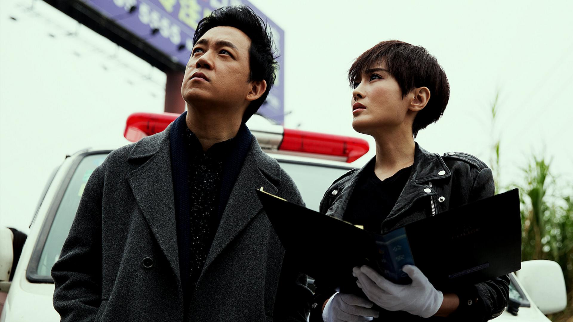 Màn hóa thân xuất thần của Phan Việt Minh trong hai vai diễn đối lập đã tạo nên một kiệt tác phá án.