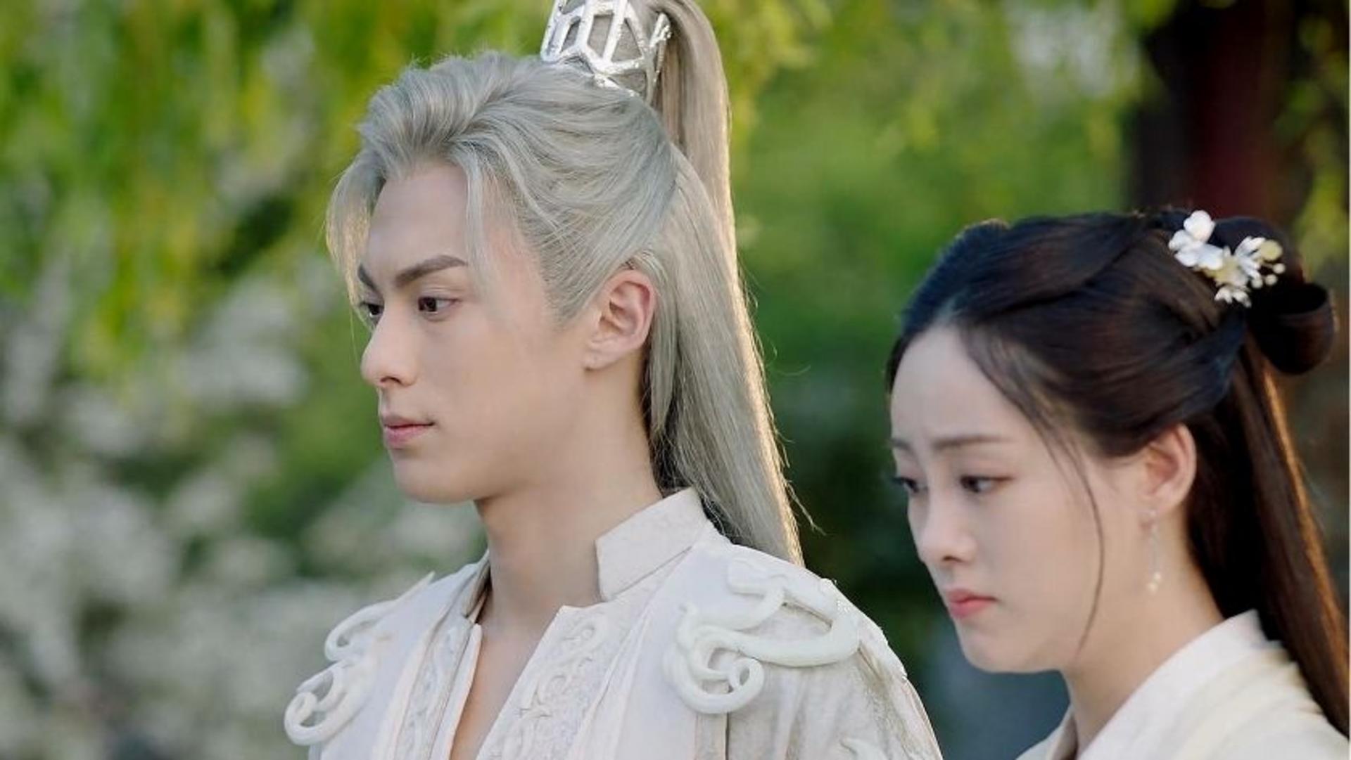 Vương Hạc Đệ vào vai Long Vương lạnh lùng nhưng cũng đầy cảm xúc