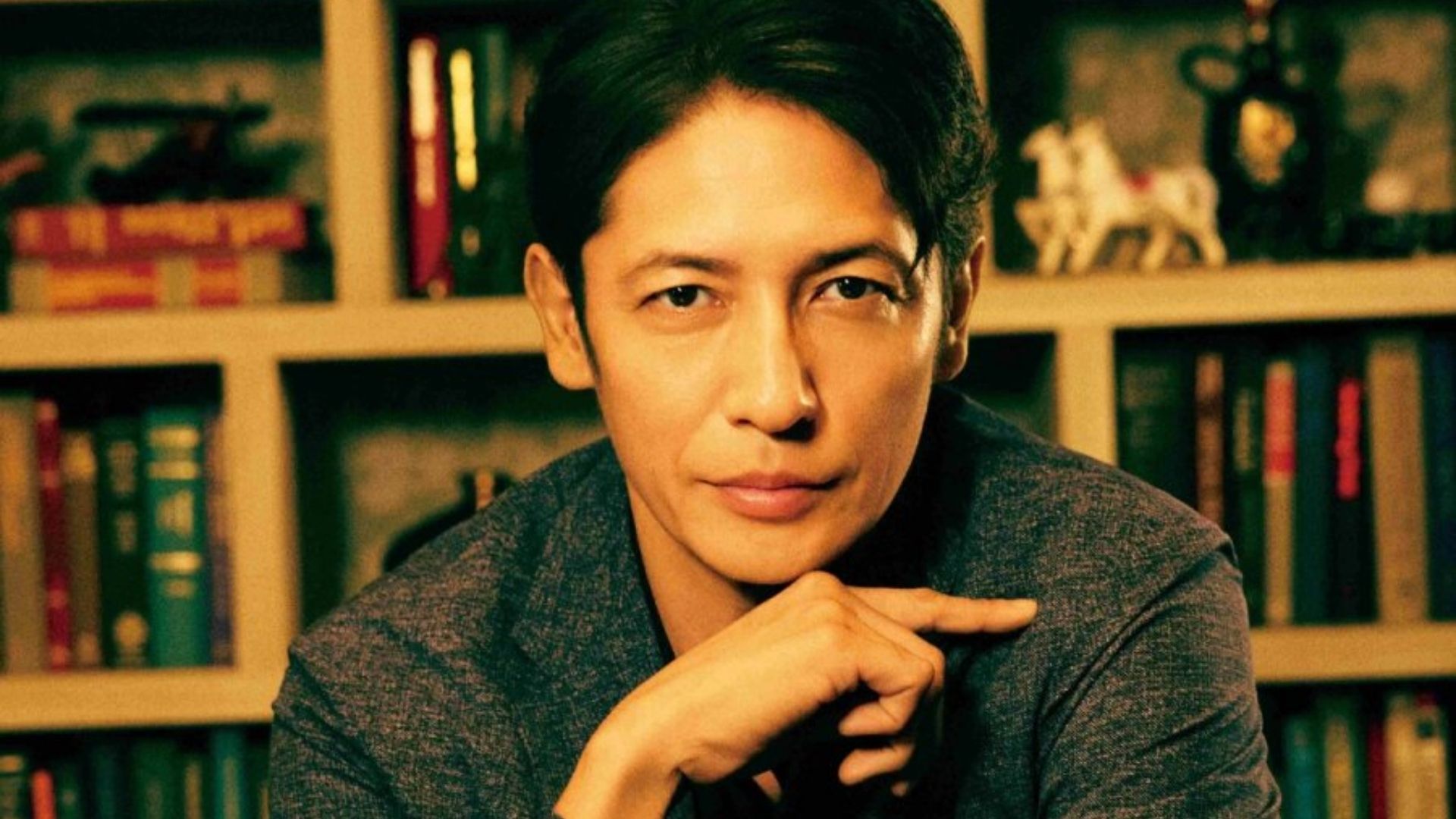 Nhóm điều tra viên Miyama Research thực hiện một phân cảnh diễn xuất ngẫu hứng ngay trước mặt mục tiêu để lấy được lòng tin của nghi phạm