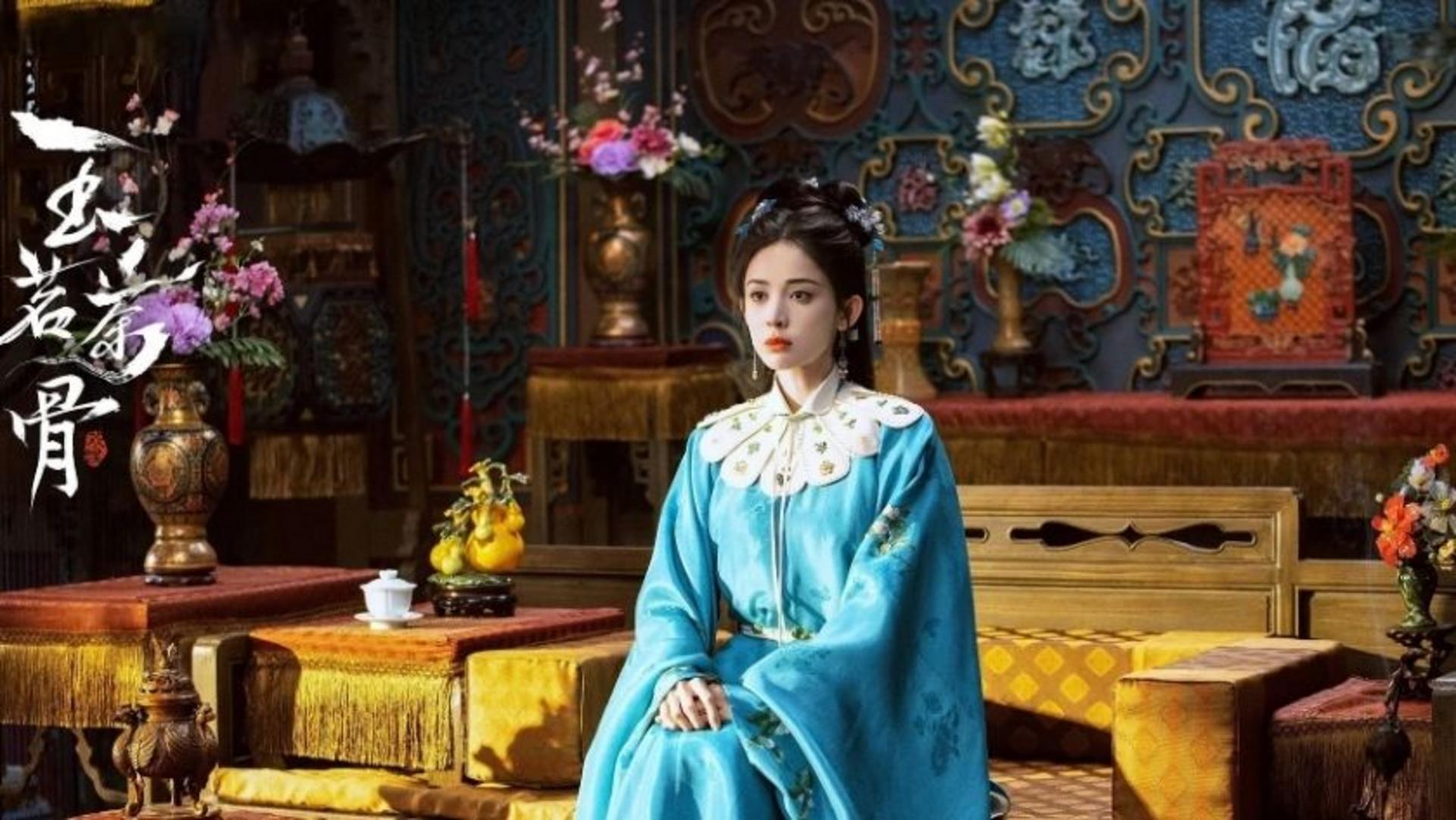 Hình ảnh trau chuốt với góc quay linh hoạt và phục trang nổi bật nhưng không quá lạm dụng