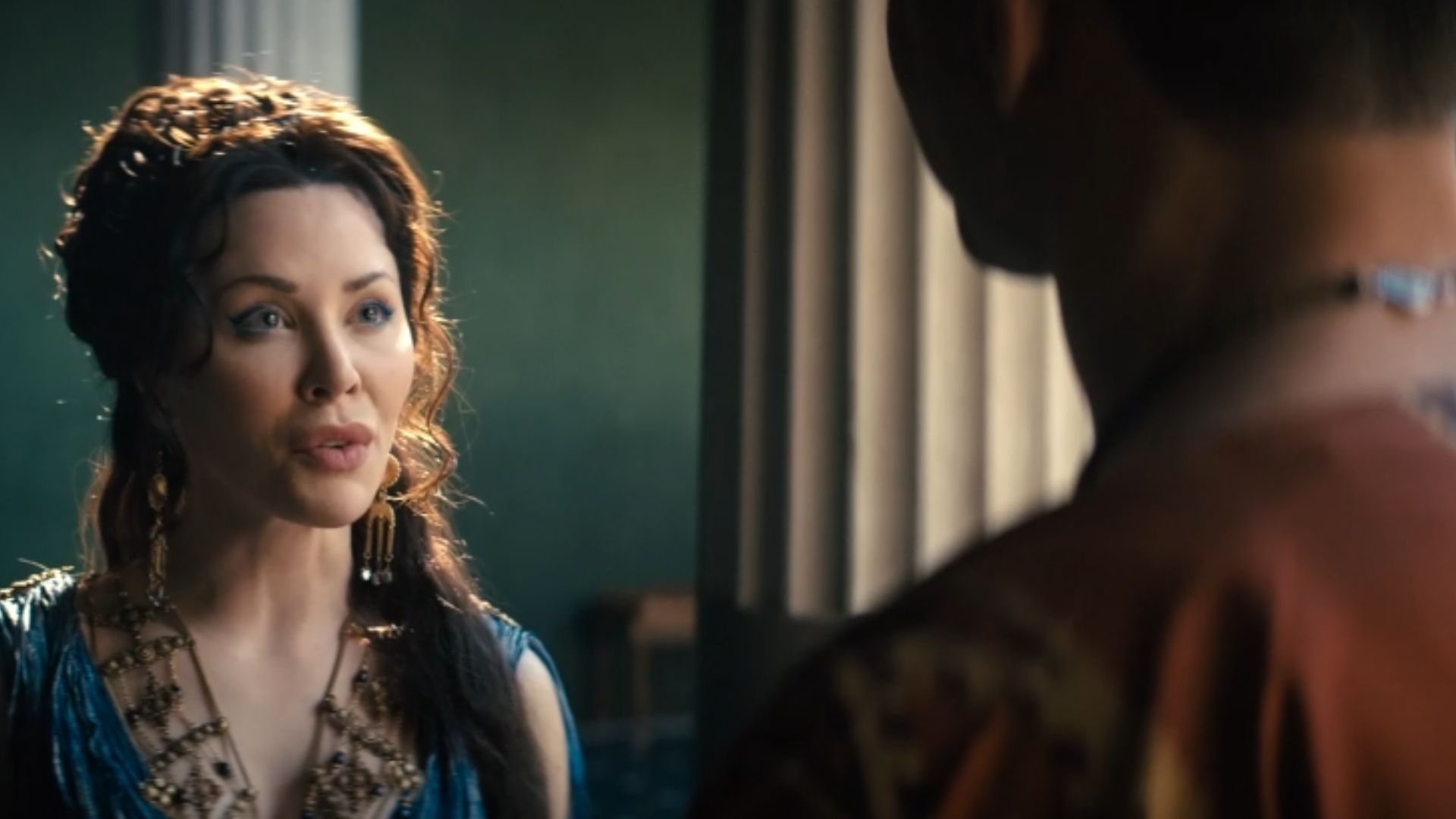 Ashur trực tiếp gục ngã dưới chân kẻ chiến thắng, nỗ lực kết thúc một huyền thoại đen tối đầy máu và nước mắt