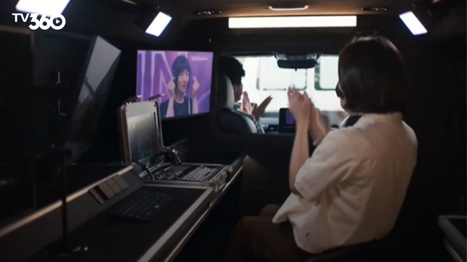 Bóng tối của tội ác bị xé toạc bởi công lý của Rainbow Taxi, nhưng hiểm nguy thực sự chỉ mới bắt đầu