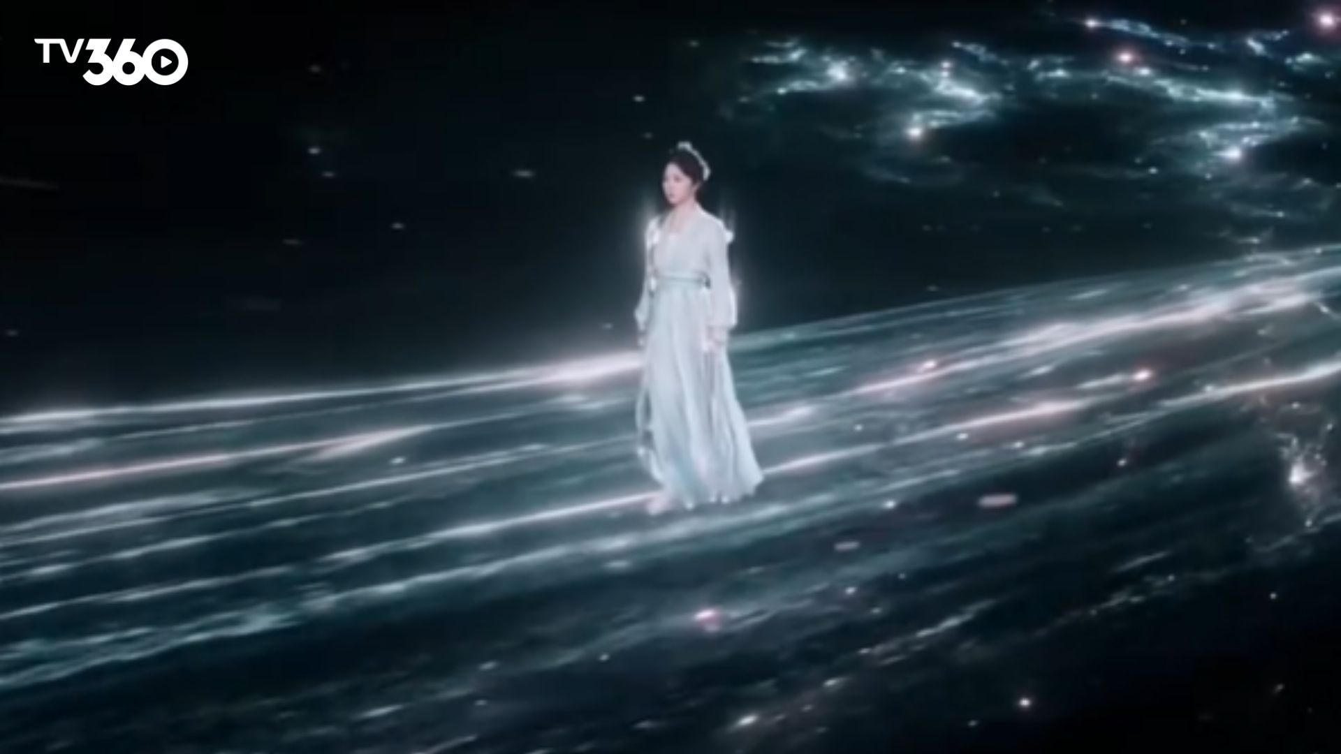 Tiêu Dao sử dụng thanh kiếm thần phá tan màn sương u ám tại U Minh Giới dưới sự dẫn lối của Hồng Diệp