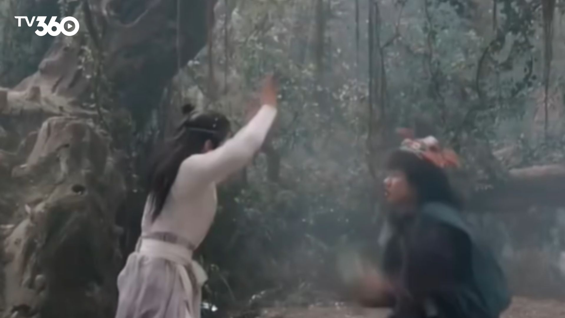 Tiêu Dao và Hồng Diệp cùng nhau đứng trên đỉnh núi, đón chào bình minh của một kỷ nguyên thái bình mới