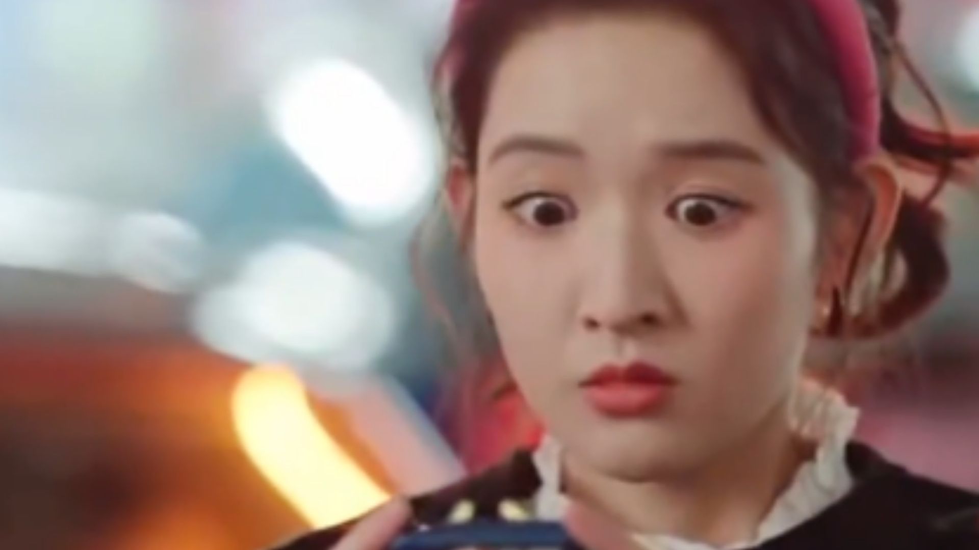 Khâu Hoan Nhi trực tiếp điều hành chiến dịch quảng bá, nỗ lực dùng trí tuệ hiện đại để trực tiếp thay đổi vận mệnh kinh doanh của năm 1998