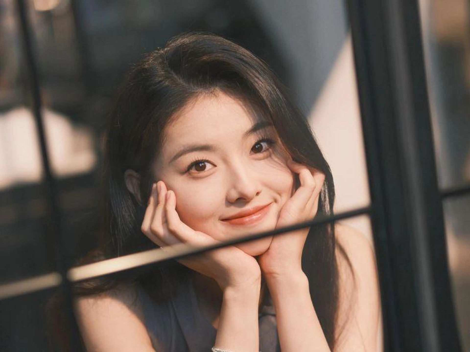 Nét đẹp thuần khiết đến từ gương mặt Tôn Thiên Tầm