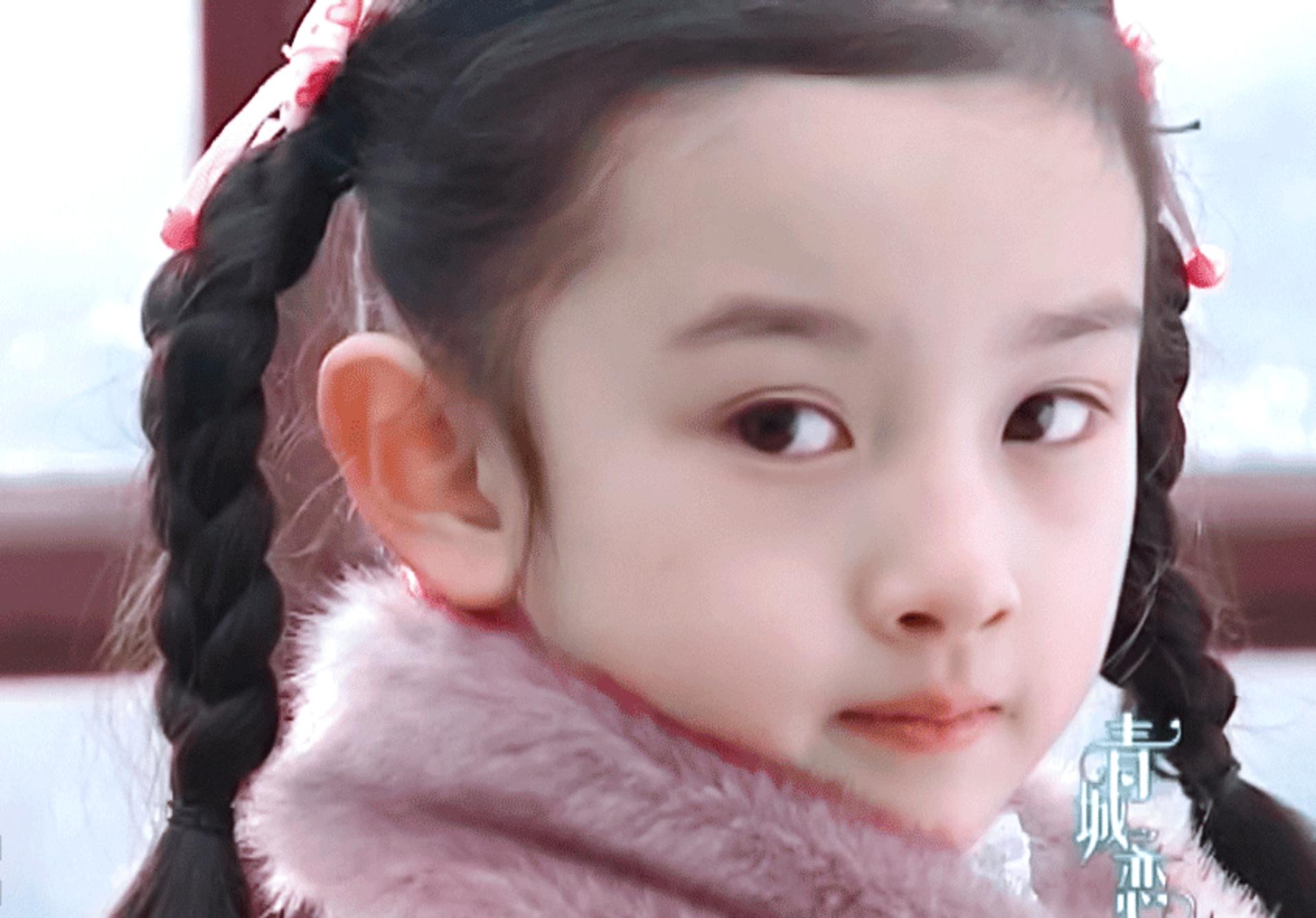 Một nốt nhạc dịu dàng giữa bản giao hưởng điệp báo đầy kịch tính.