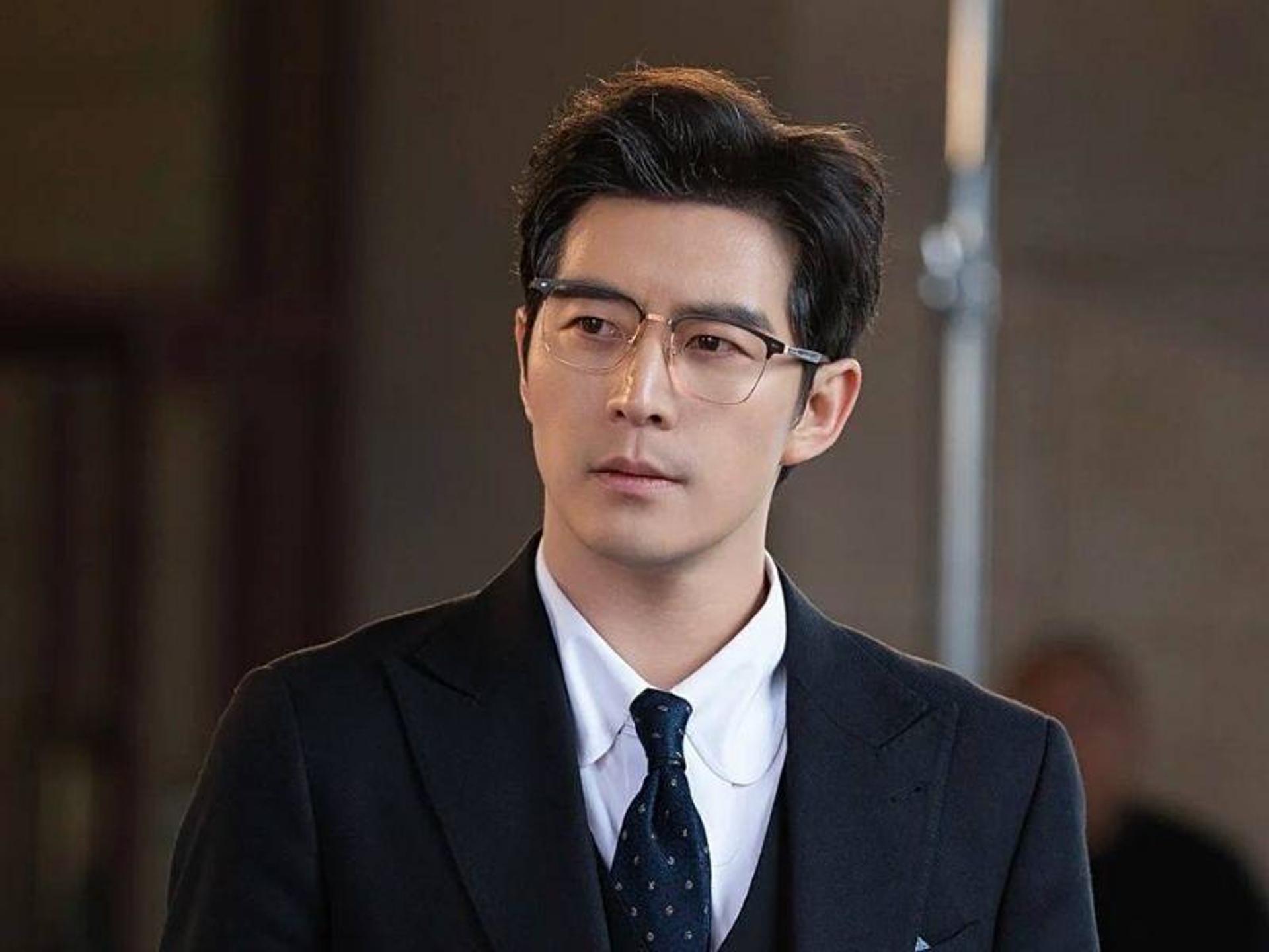 Triệu Đình Nghĩa ghi dấu ấn với fan điện ảnh Hoa Ngữ với vai diễn tổng tài ấn tượng