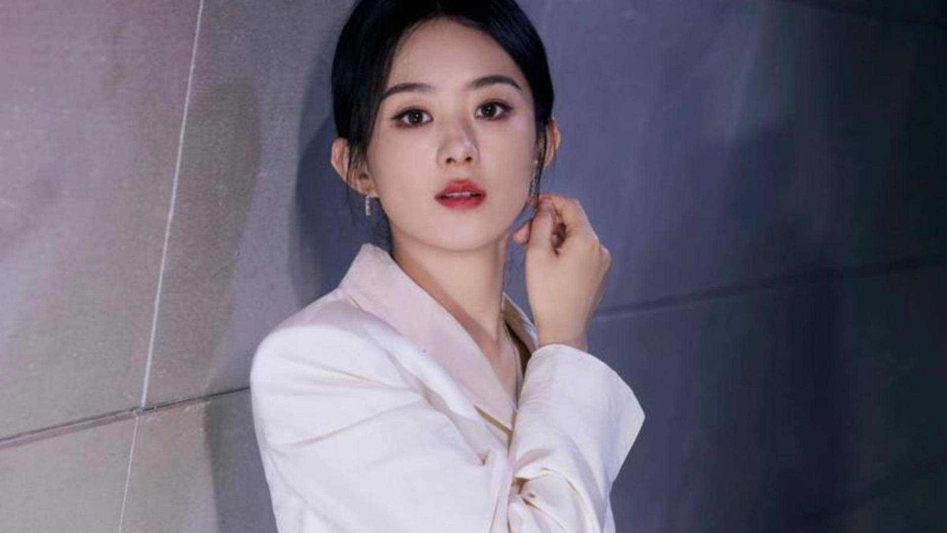 Hình ảnh đời thường và phong cách thời trang gây sốt của Triệu Lệ Dĩnh