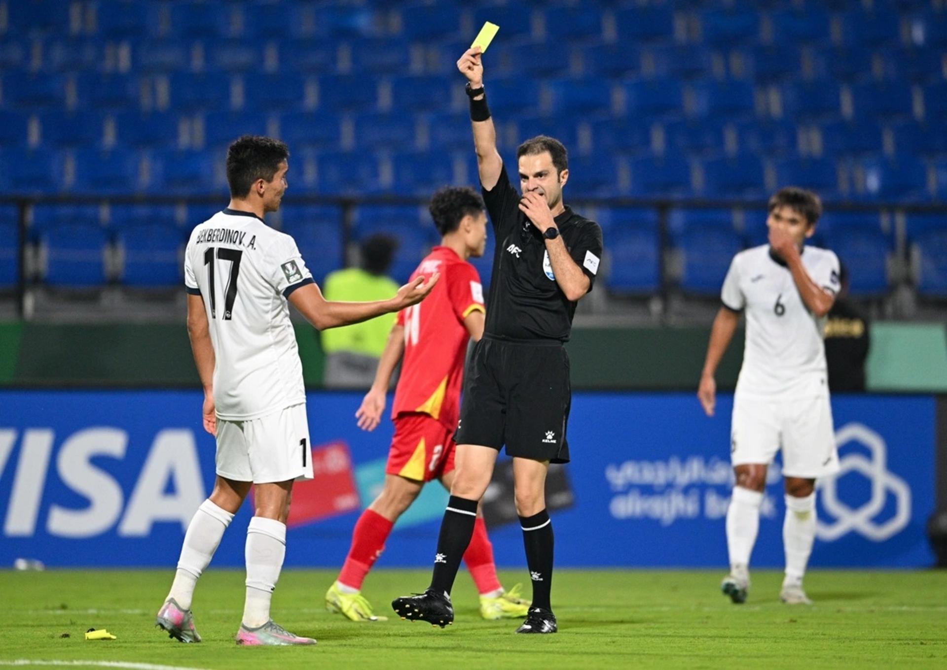 Trọng tài trận U23 việt nam và U23 uae là ông Heydari Payam
