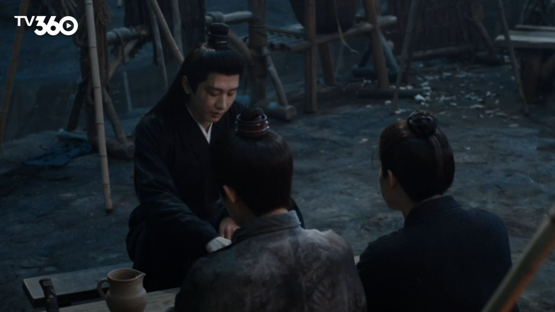 Hoài An đơn độc giữa vòng vây, sự thật kinh hoàng dần được phơi bày từ trong bóng tối.