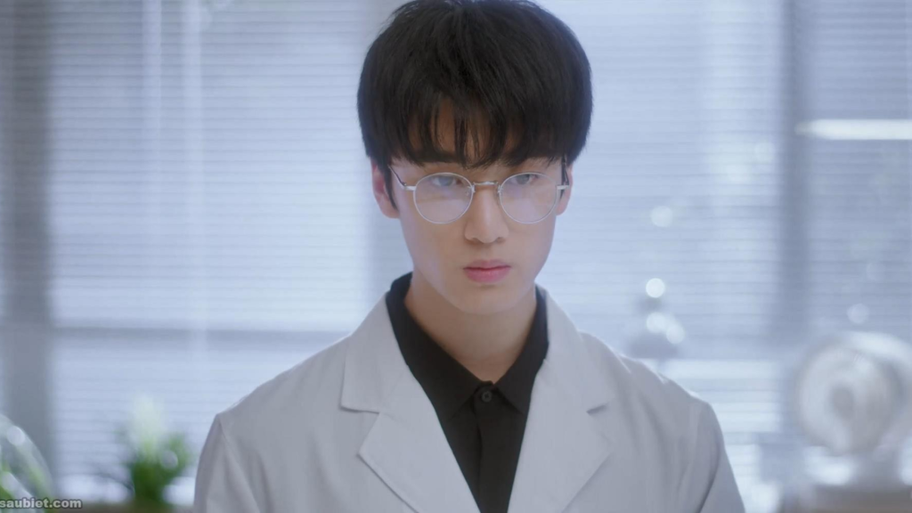 Diễn viên trẻ Trương Khang Lạc sở hữu vẻ ngoài điển trai và tài năng diễn xuất được công nhận