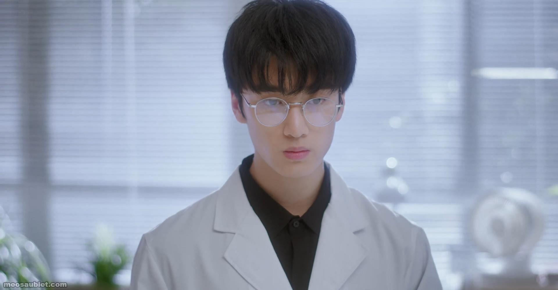 Diễn viên trẻ Trương Khang Lạc sở hữu vẻ ngoài điển trai và tài năng diễn xuất được công nhận