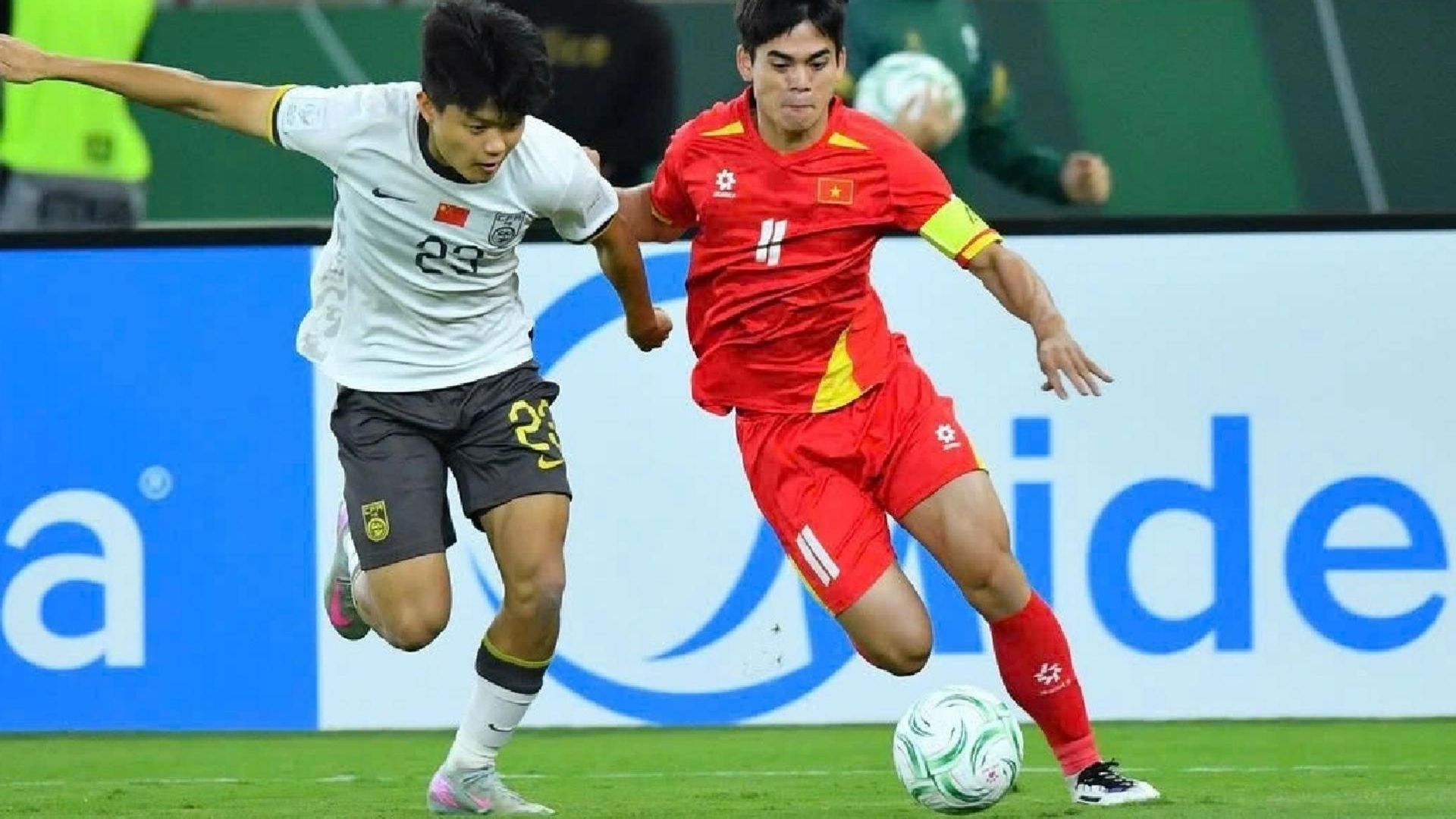 Trong Hiệp 1, U23 Việt Nam lựa chọn lối phòng thủ