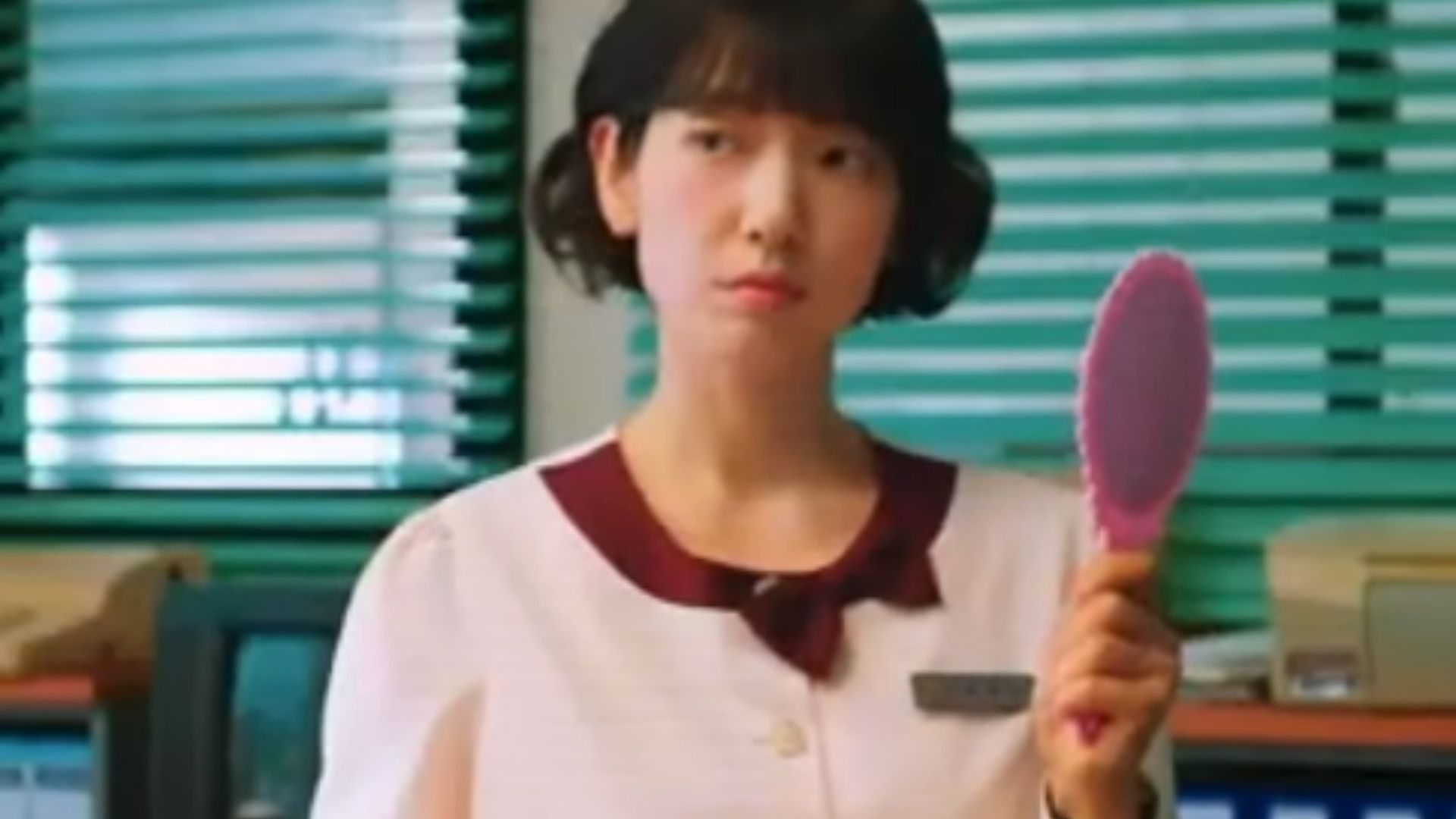 Hong phải nỗ lực chiến đấu trên hai mặt trận