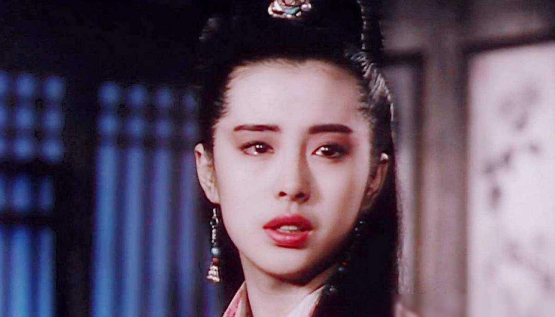 Khởi đầu của một huyền thoại điện ảnh với vẻ đẹp trong trẻo như sương mai.