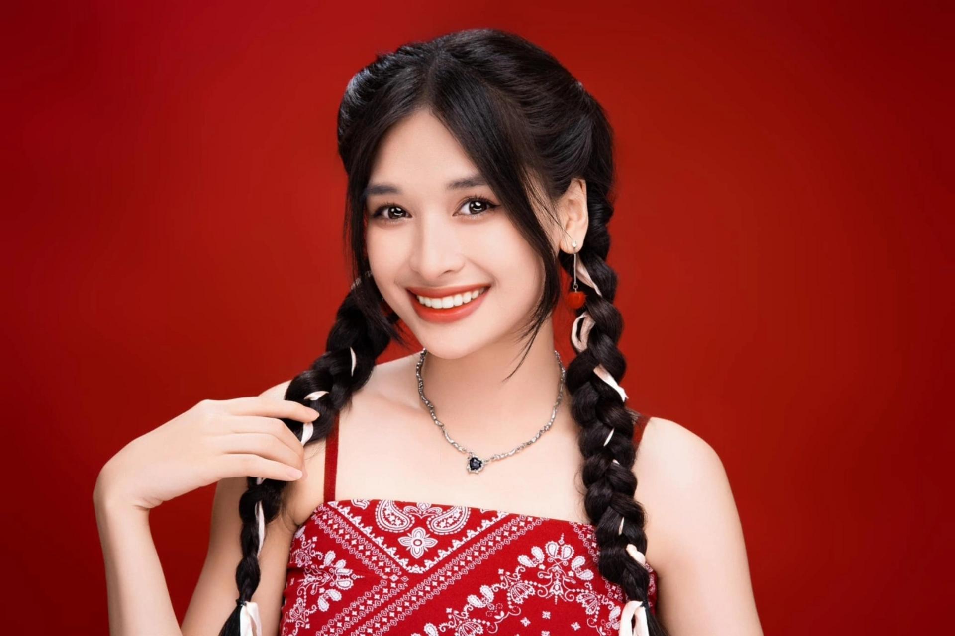 Nét duyên dáng dịu dàng của Yến My