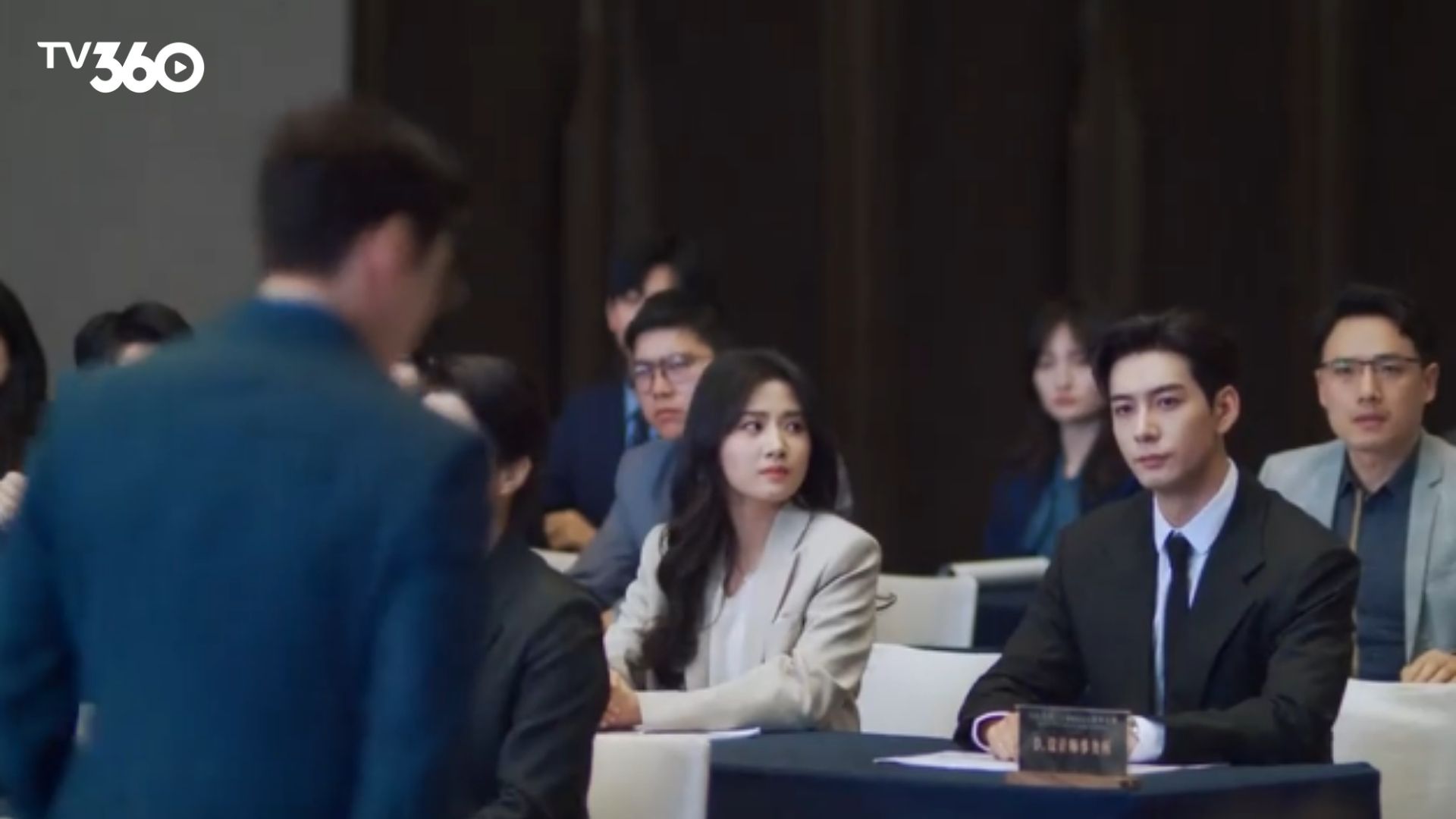 Tập 21 tập trung vào sự thăng hoa trong sự nghiệp và tình cảm của đôi bạn trẻ