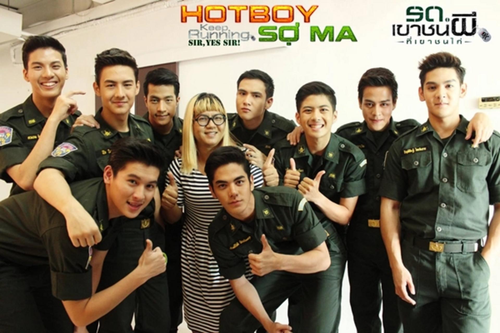 Chất hài học đường kết hợp với bối cảnh quân đội đầy mới lạ.