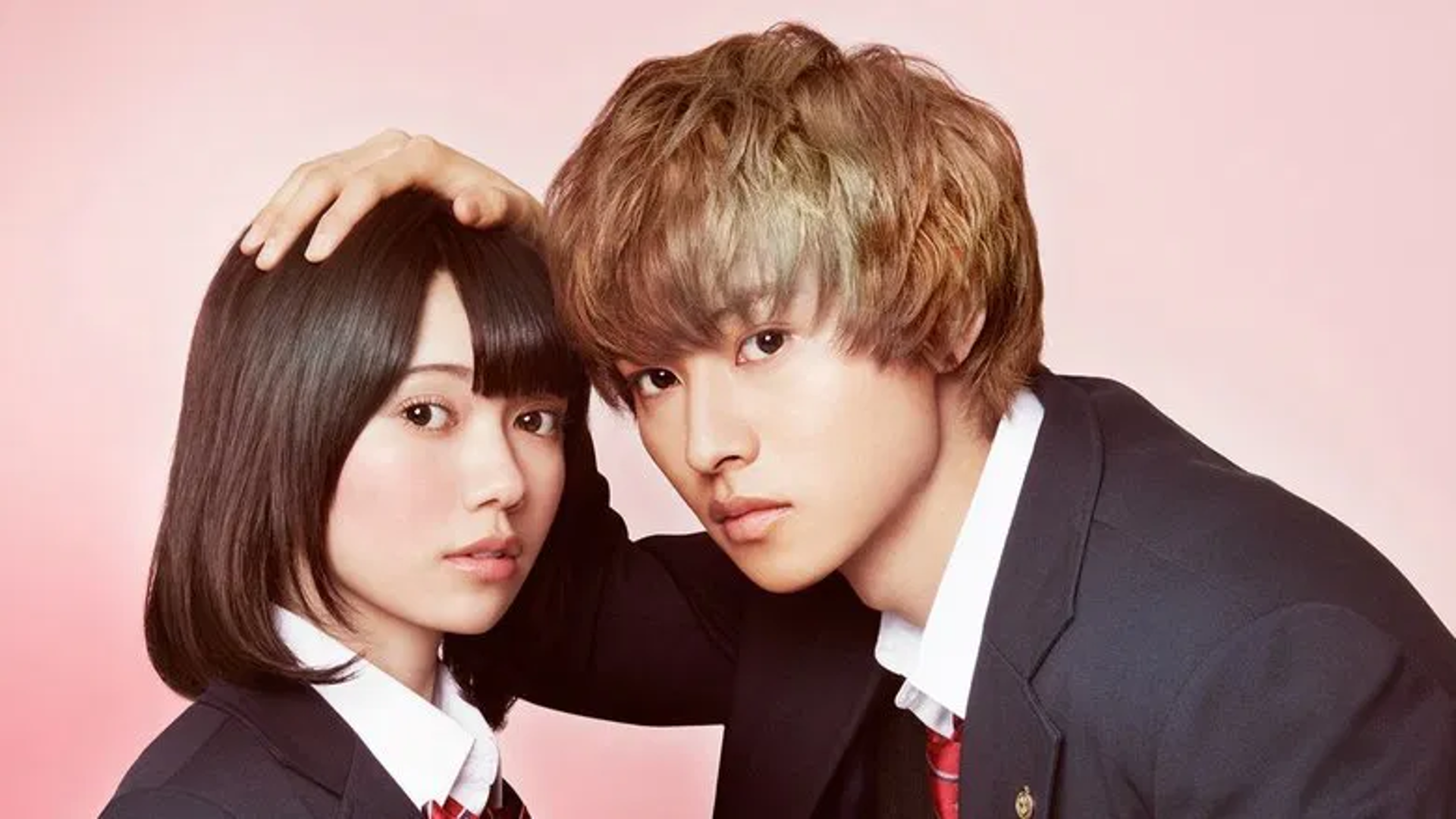 Khi trò chơi giả vờ dẫn lối cho những rung động thật lòng.