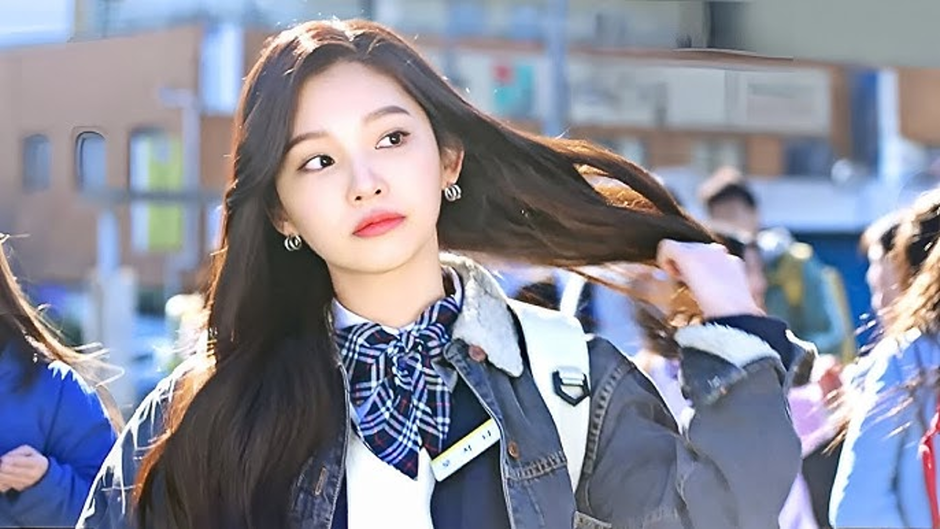 Sự bùng nổ của nghệ thuật thị giác hòa quyện cùng giai điệu tuổi trẻ đầy mê hoặc.