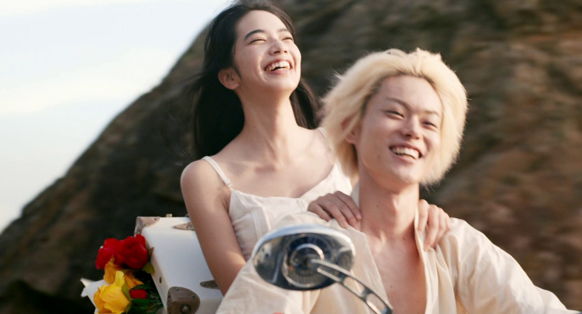 Sự đam mê rực cháy của tuổi trẻ giữa thiên nhiên hoang sơ và kỳ bí.