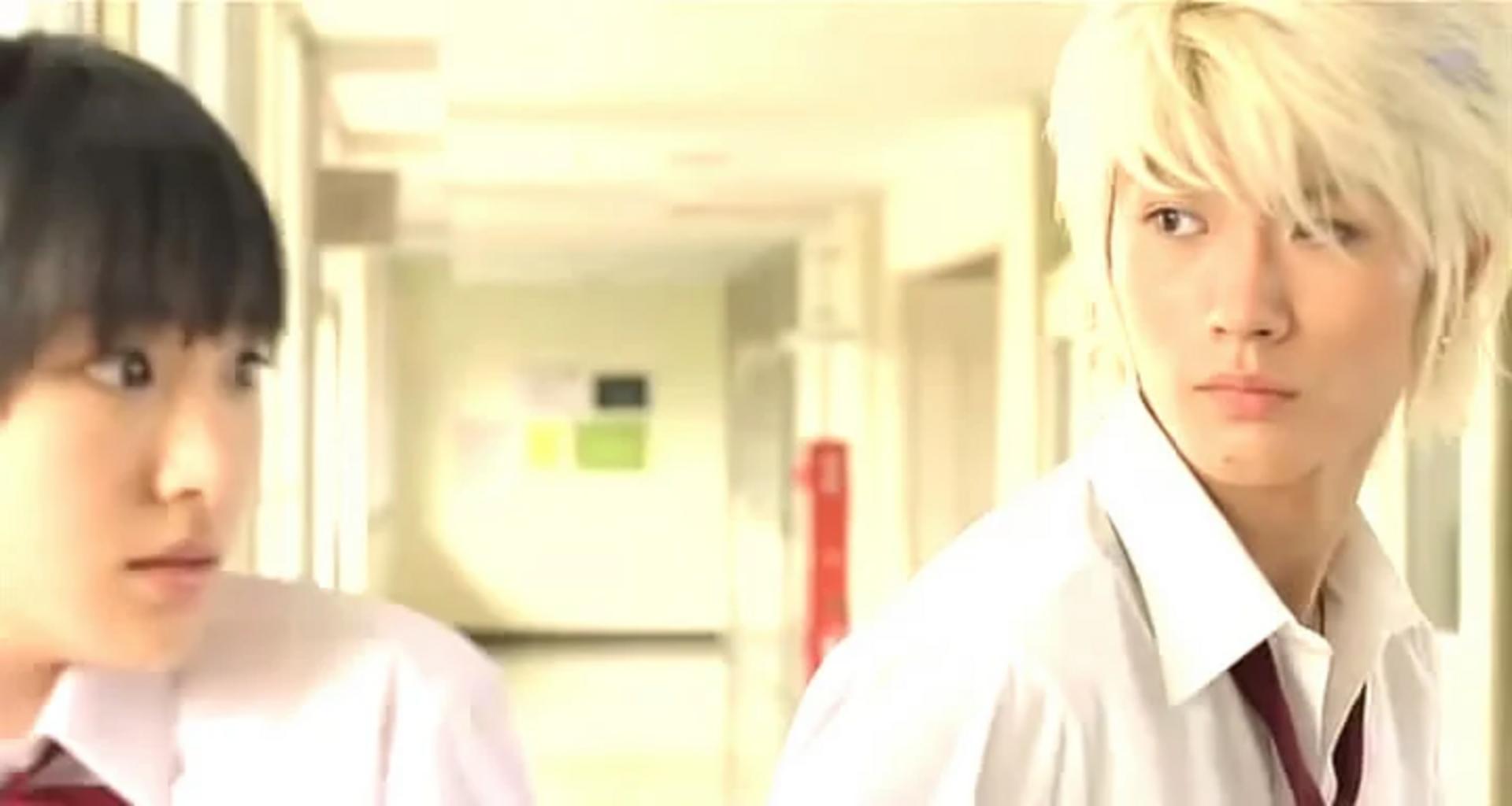 Bầu trời sẽ luôn bao dung và ôm lấy những nỗi đau không thể thốt thành lời.