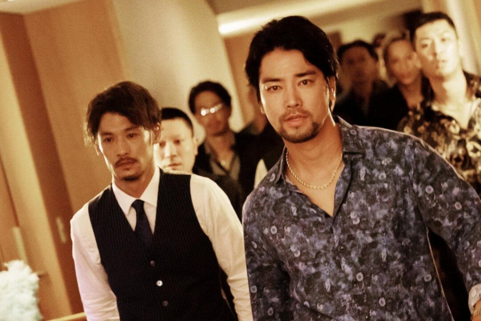 Ranh giới mong manh giữa ánh sáng công lý và bóng tối của quyền lực đen.