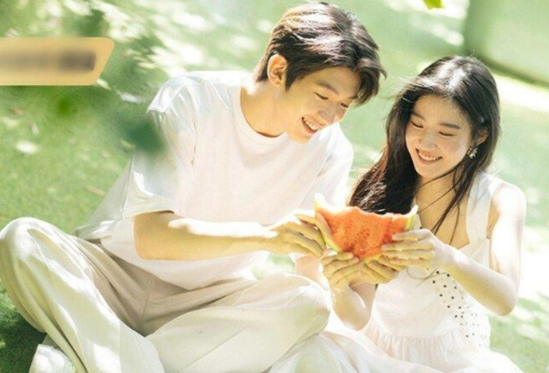 Bộ phim khai thác yếu tố “đúng người, đúng thời điểm” như một thông điệp xuyên suốt