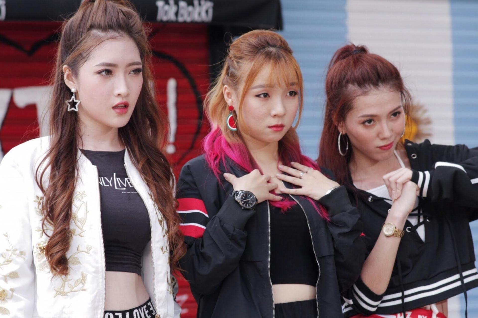 Bộ phim tập trung khai thác ước mơ theo đuổi đam mê, xen kẽ các yếu tố âm nhạc, vũ đạo