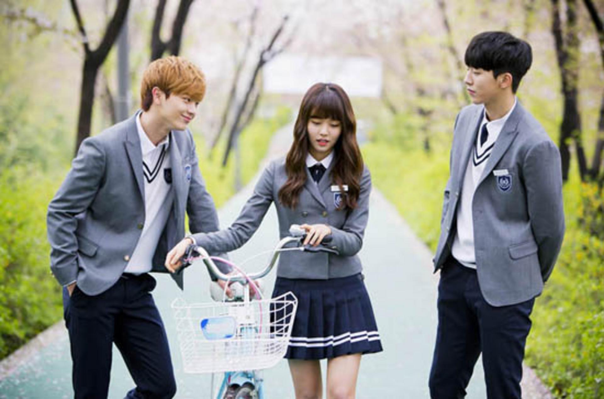 Phim kết hợp yếu tố học đường với màu sắc bí ẩn