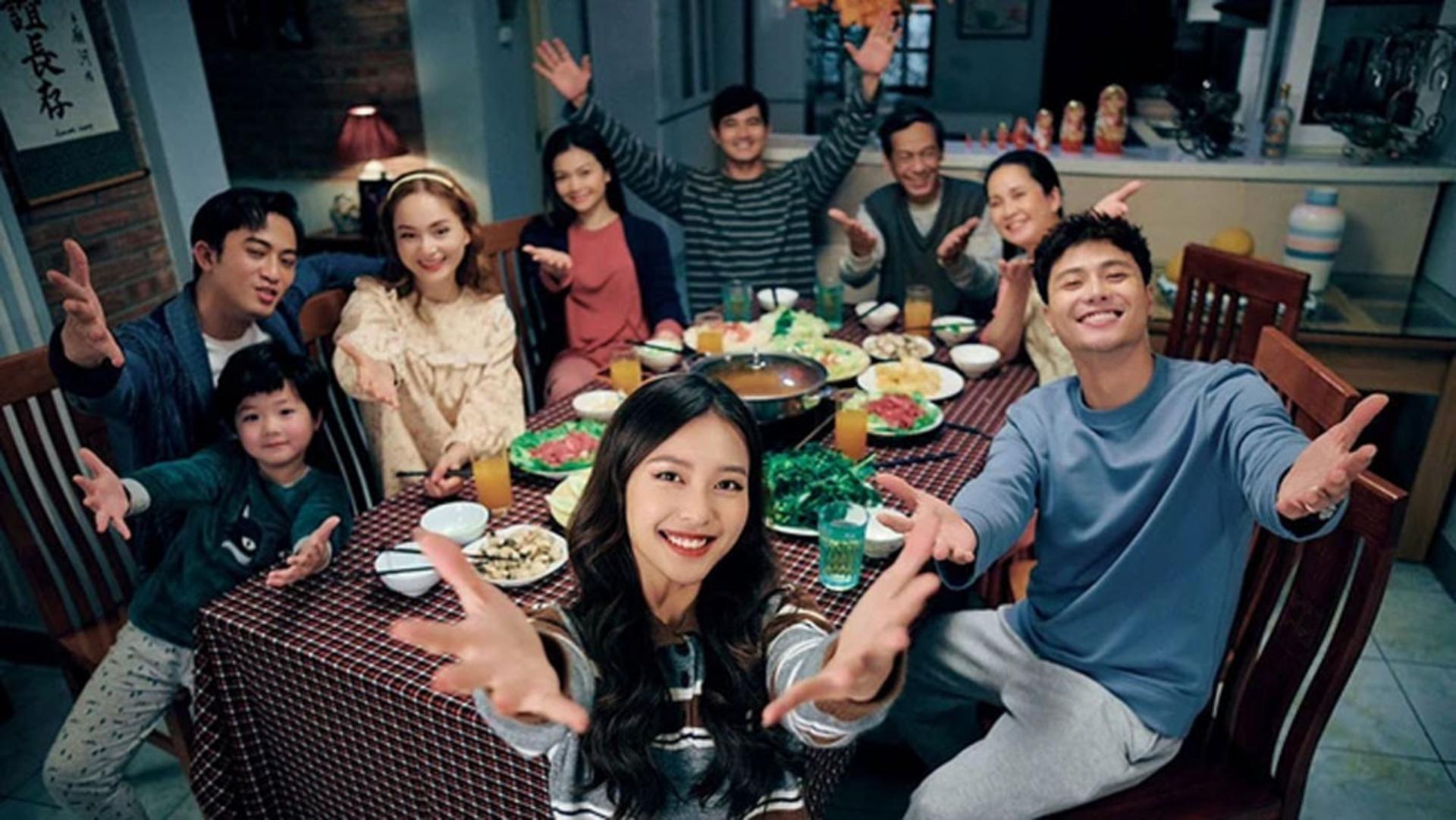 Tiếng cười là sợi dây bền chặt nhất để gắn kết các thành viên trong gia đình.