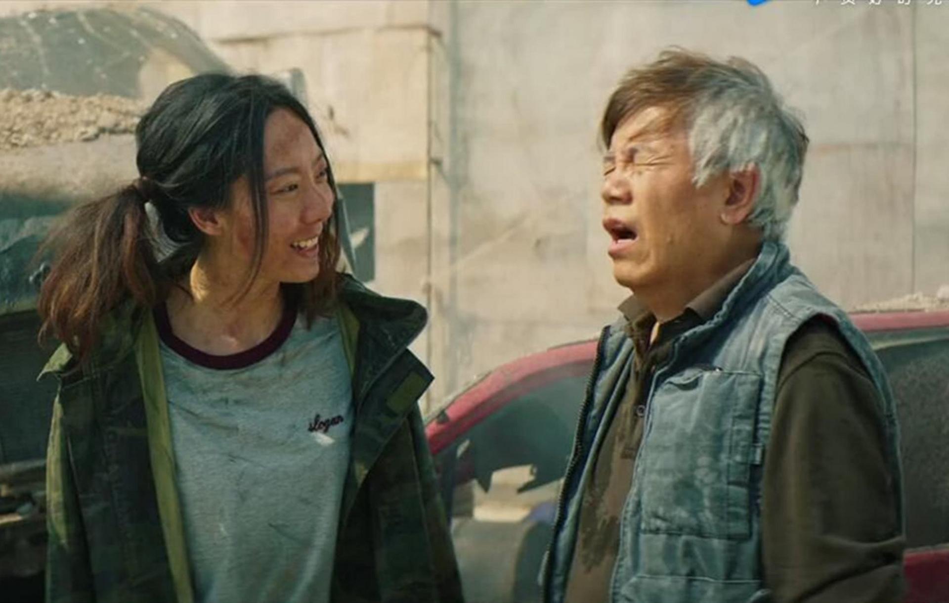 Dàn diễn viên quần chúng với những tính cách độc đáo luôn là đặc sản trong phim của Tinh Gia